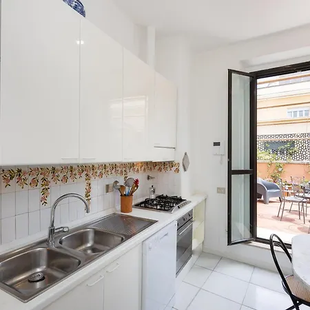 Tre Lune Penthouse By In * Rome