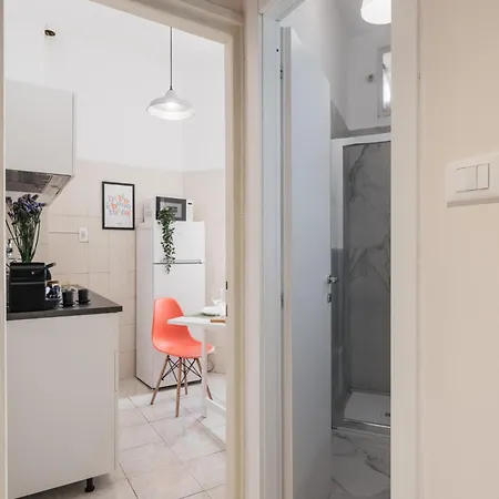 The Rent - Spacious One-bedroom Near Colosseum *