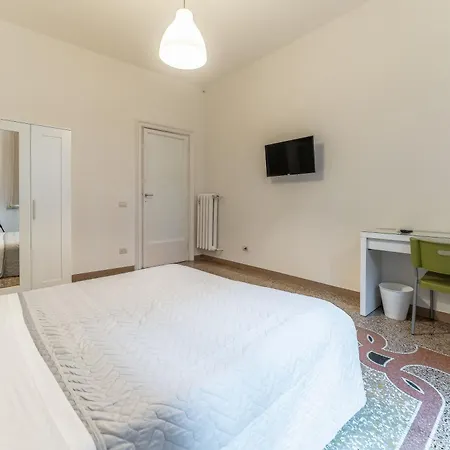 Guest house Azzurra B&B - Metro Lodi Rome