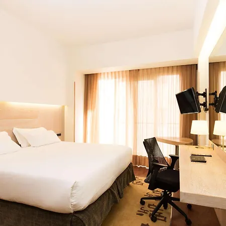 Hilton Garden Claridge Hotel