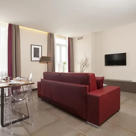 Trianon Borgo Pio 4* Roma