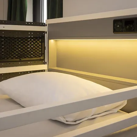 Generator Hostal