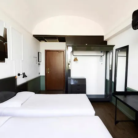 Hostal Generator
