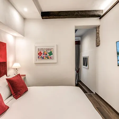 Tritone House 4* Roma
