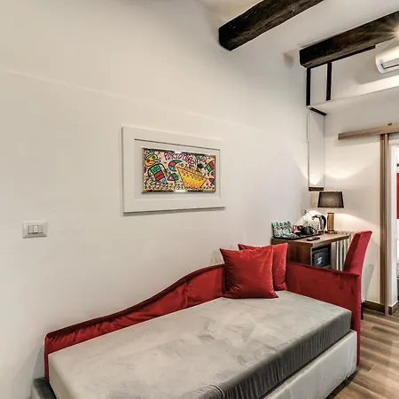 Affittacamere Tritone House 4*