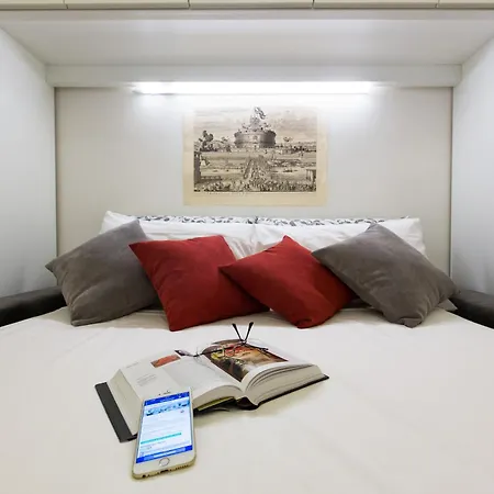 Navona Open Space Aparthotel 4*