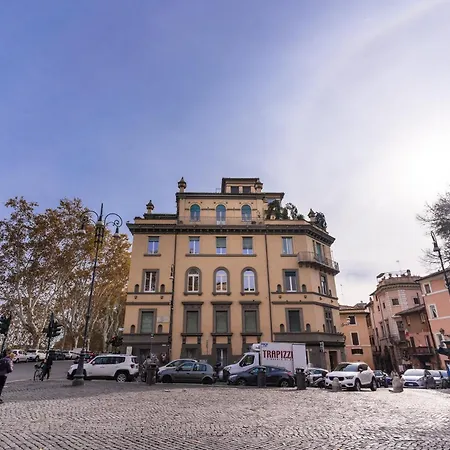 Bed and breakfast Tree Charme Trilussa 2*