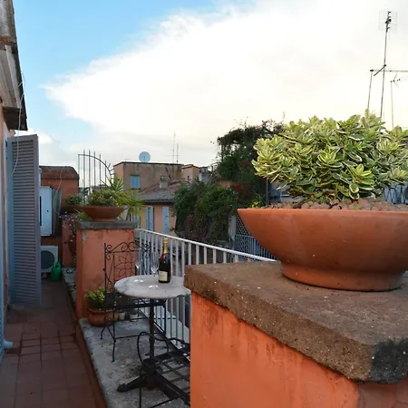 Spanish Steps Corner Apartment