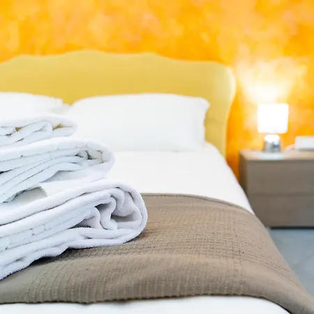 Salotto Piramide 3* Rome