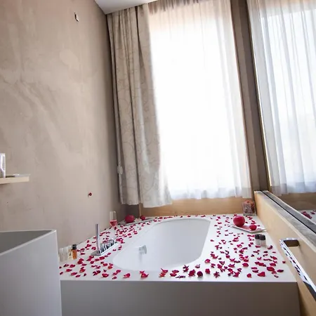 Sun Luxury Pantheon Rome