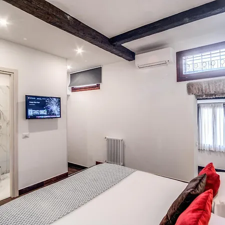 Tritone House 4*