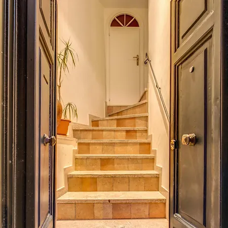 Apartment Yoursuiterome Rome