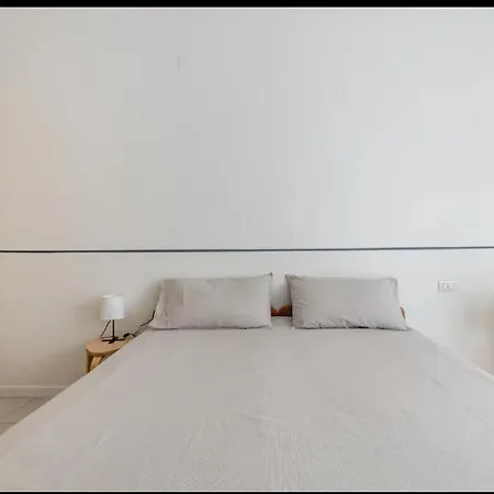 Romeo. Luminoso Al Centro Di Apartamento