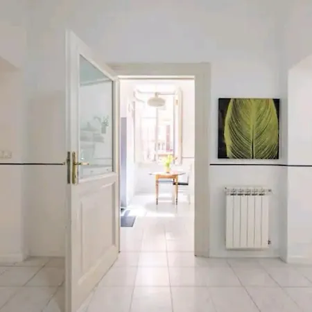 Romeo. Luminoso Al Centro Di Apartment Rome