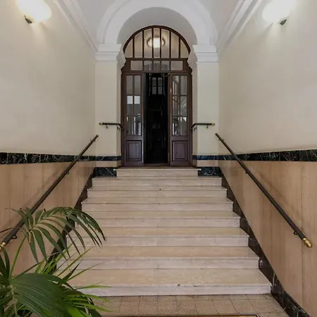 Apartment Romeo. Luminoso Al Centro Di Rome