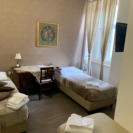 Casa Vicenza 3* Rome