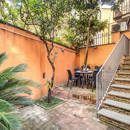 Tritone House 4*