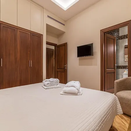 Apartment 900