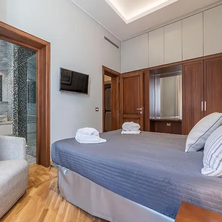 Apartment 900