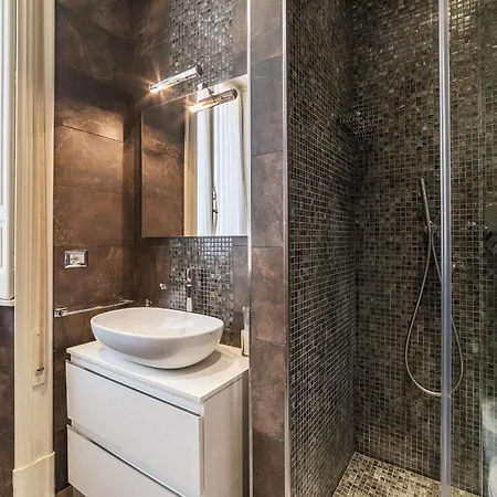 900 Apartment *