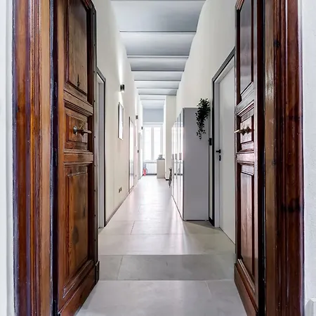 Vivilo Collection - Muggia 21 * Roma