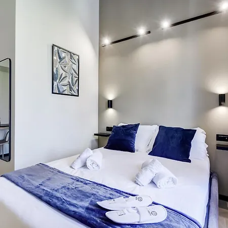Vivilo Collection - Muggia 21 * Roma