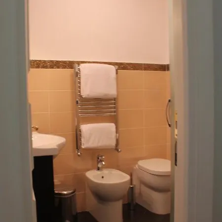 בית הארחה Domus Real Cardello 2*