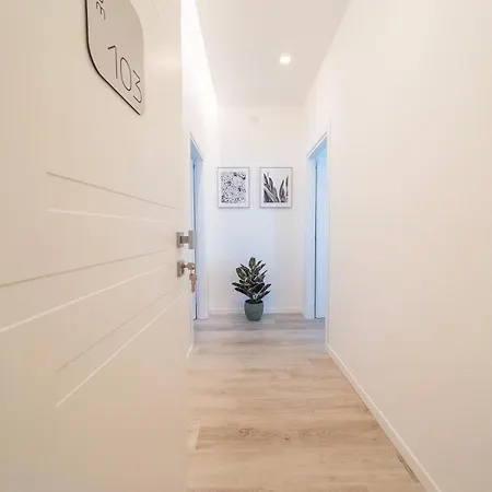 White Ottaviano Guest house