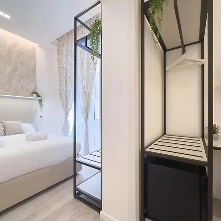 Guest house White Ottaviano Rome