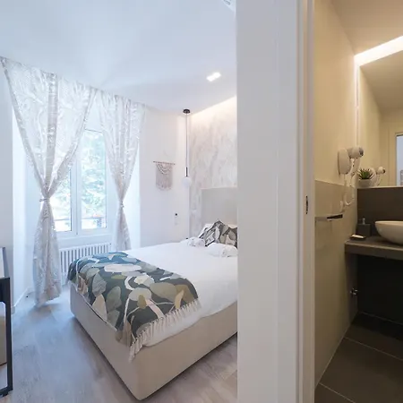Guest house White Ottaviano Rome