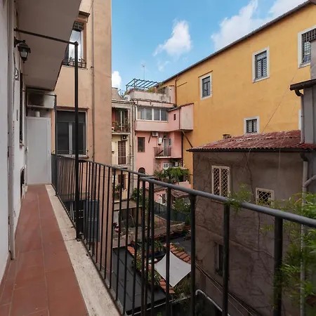 Santa Maria Maggiore Updown Apartment *