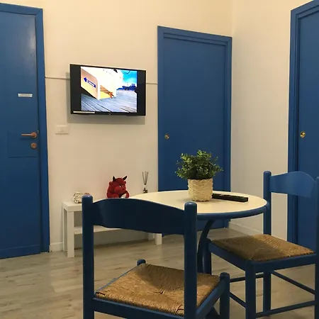 Sunny Sexy Grey & Cool Blue Apartment *