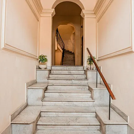 Navona Charming Balcony Apartment