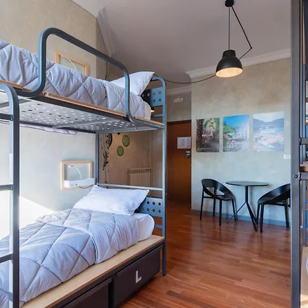 Colosseo Hostel *