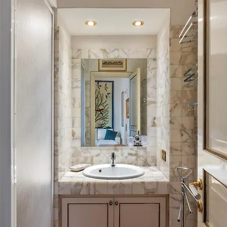 The Charming House - Pantheon Apartamento