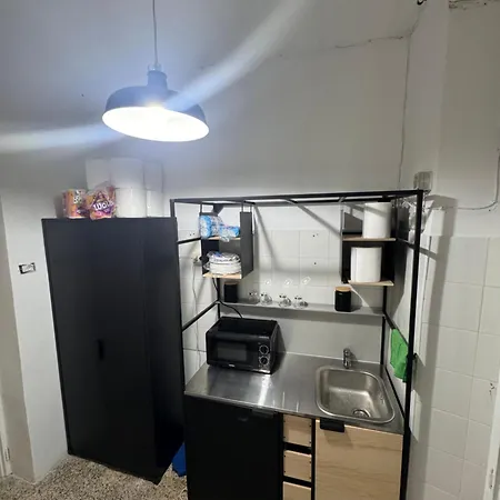 Baraka 24 Hostel *