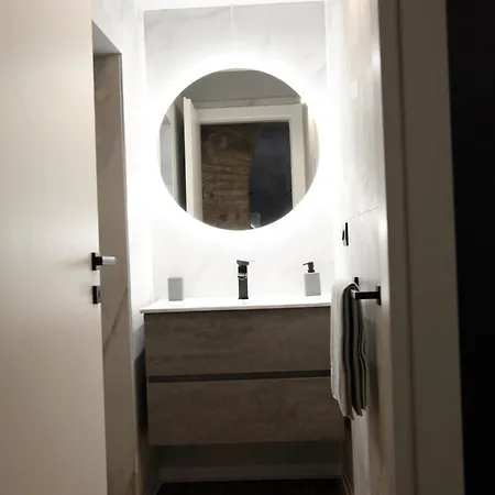Unique Trastevere Apartment Rome
