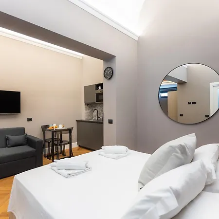 Luxury Trevi Apartment