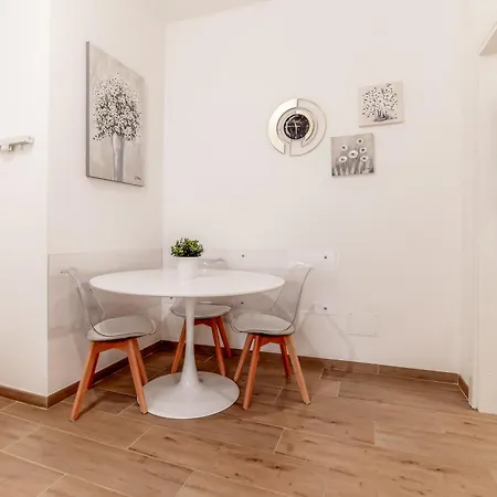 Appartamento Mary Flat- Metro Garbatella - Wi-fi *
