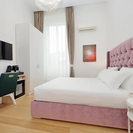 Domus Aurea Luxury Pensión Roma