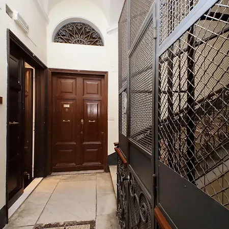 Domus Aurea Luxury Pensión