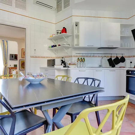 Colosseo Family Art 3bdr - And Apartment *