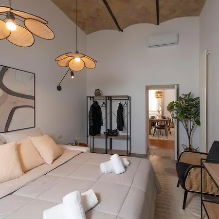 Colosseo Flats And Penthouse *