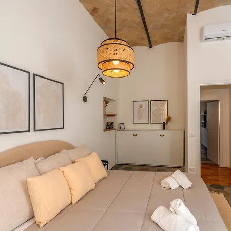 Colosseo Flats And Penthouse