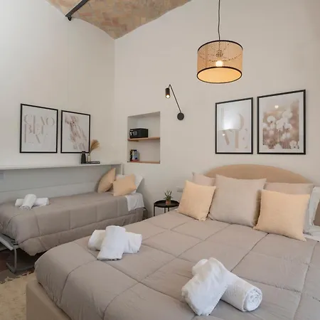 Colosseo Flats And Penthouse Apartment *