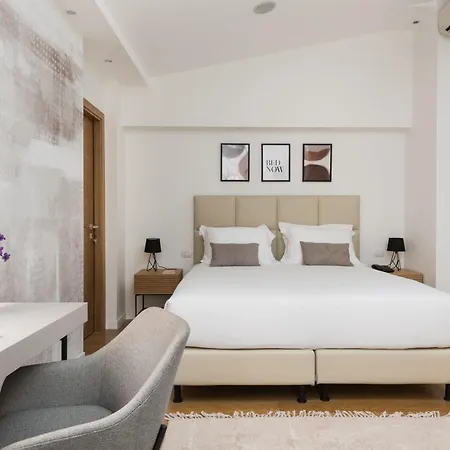 Hotel At 41 *