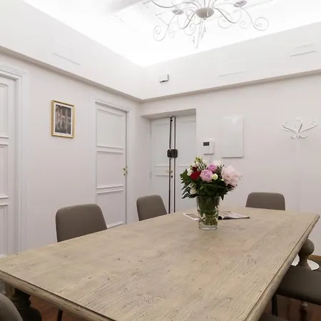 Apartment Italianway - Barberini Elegantia *