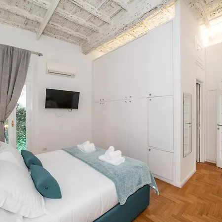 Campo De Fiori Apartment *