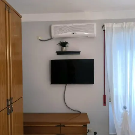 Bilocale In Via Degli Orti Variani * Roma