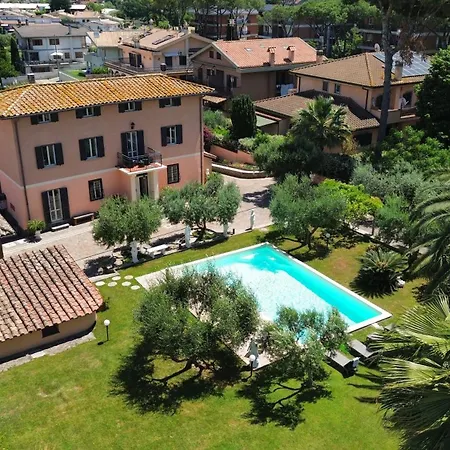 Con Piscina Villa